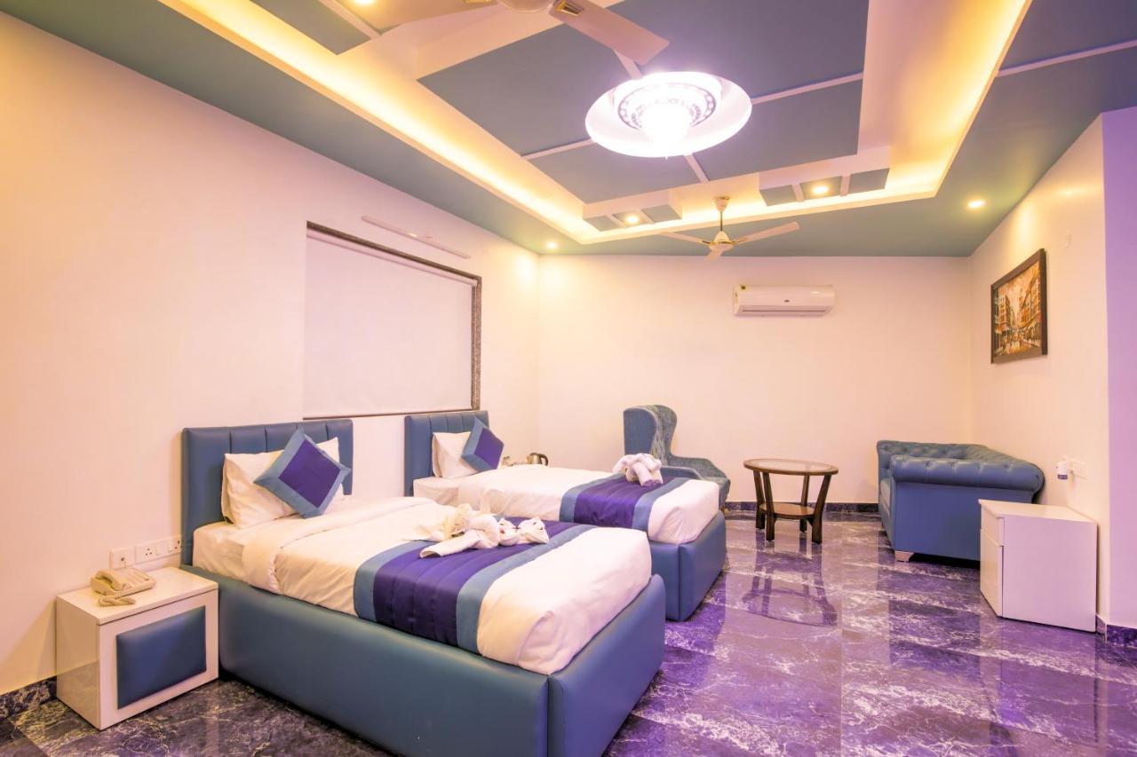 Bed and Breakfast Twin Towers Большая Нойда Экстерьер фото